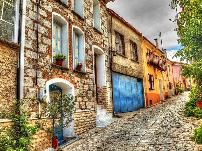 YILBAŞI ÖZEL MİDİLLİ TURU AYVALIK ÇIKIŞ Yeni yılı sıradan bir şehirde değil, denizin karşı kıyısında, Ege’nin ışıkları altında karşılayın.